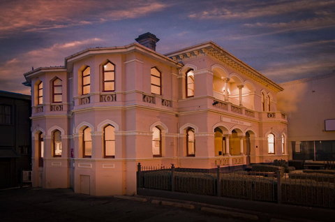 Roxburgh House Apartments - Your Accommodation 9