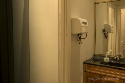 Roxburgh House Apartments - Your Accommodation 2