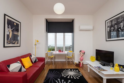 Penguin Waterfront Escape - Your Accommodation 16
