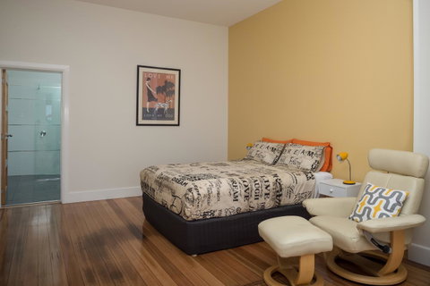 Penguin Waterfront Escape - Your Accommodation 19