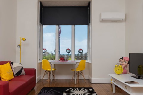 Penguin Waterfront Escape - Your Accommodation 14