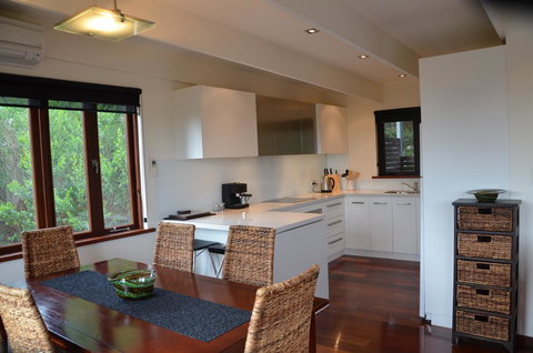 Yolla Beach House - Your Accommodation 5
