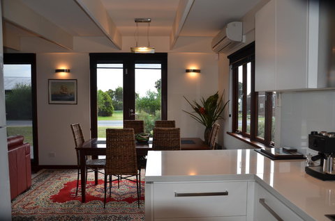 Yolla Beach House - Your Accommodation 2