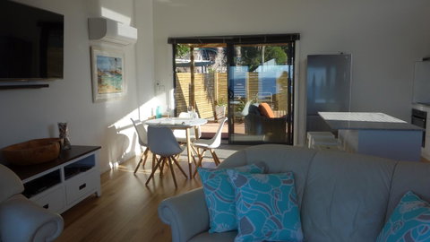 THE LOFT @ Bay Of Fires Seascape - Your Accommodation 1