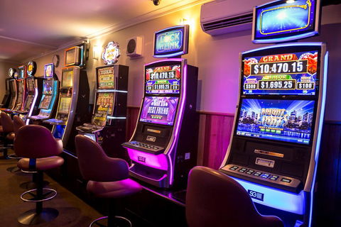 Edgewater Hotel - Your Accommodation 1