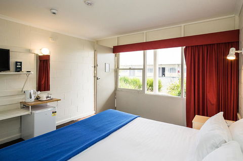 Edgewater Hotel - Your Accommodation 28