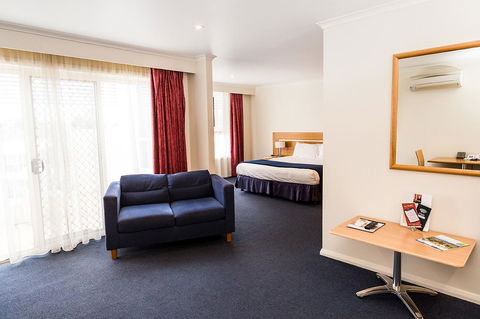 Edgewater Hotel - Your Accommodation 26