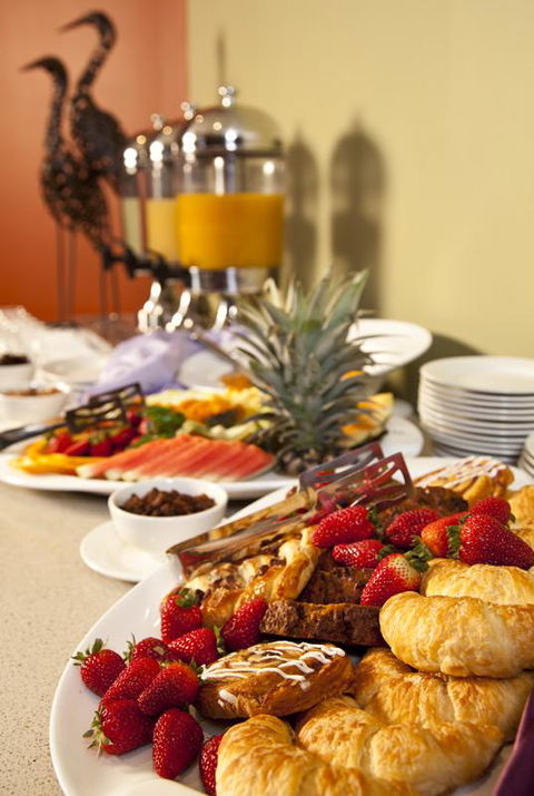 Edgewater Hotel - Your Accommodation 23