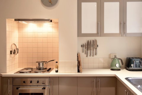 Lotus Gogh Apartment - Your Accommodation 9