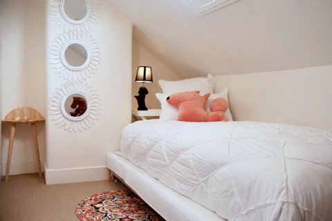 Lotus Gogh Apartment - Your Accommodation 23