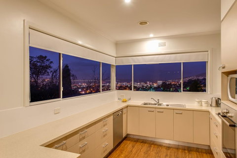 City Lights - Your Accommodation 0