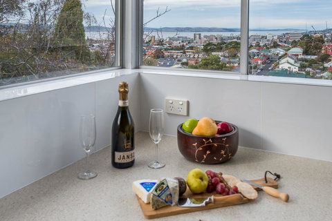 City Lights - Your Accommodation 18