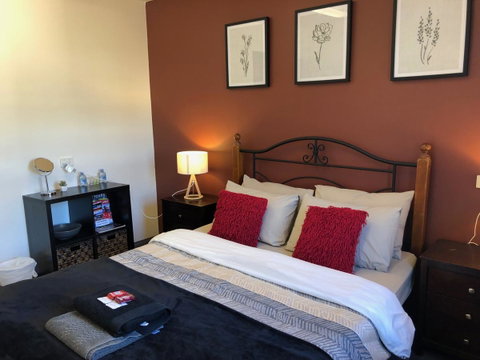 The Nook Backpackers - Your Accommodation 26