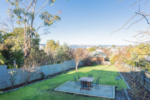 Omaroo House - Panoramic Water Views - Your Accommodation 33