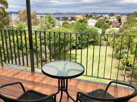 Omaroo House - Panoramic Water Views - Your Accommodation 3