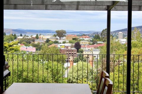 Omaroo House - Panoramic Water Views - Your Accommodation 6