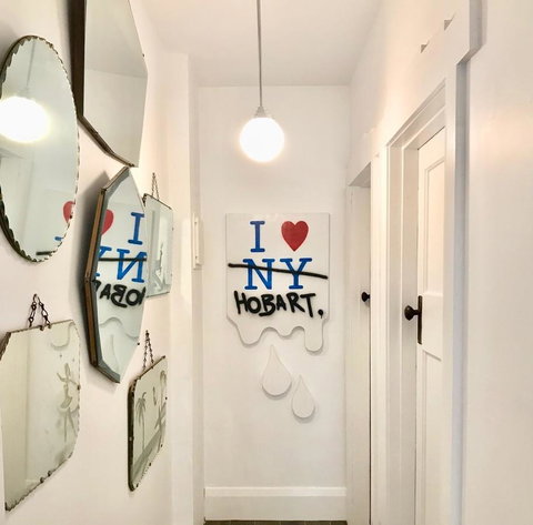 Devine Stays - Rupert #1 NOHO Art Apartment - Your Accommodation 3