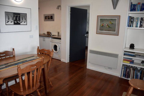 Beachside Taroona With Spa - Your Accommodation 8