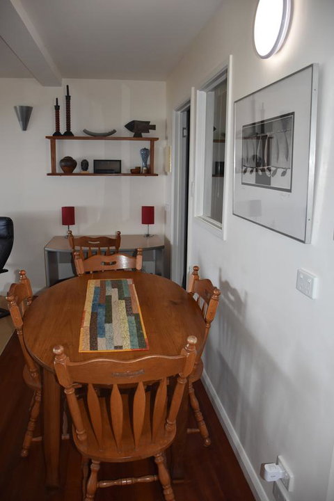 Beachside Taroona With Spa - Your Accommodation 9