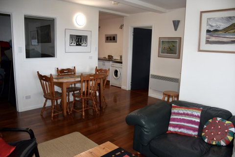 Beachside Taroona With Spa - Your Accommodation 5