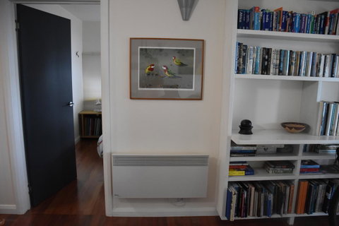 Beachside Taroona With Spa - Your Accommodation 11