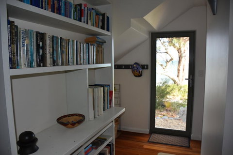 Beachside Taroona With Spa - Your Accommodation 10