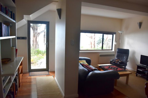 Beachside Taroona With Spa - Your Accommodation 7