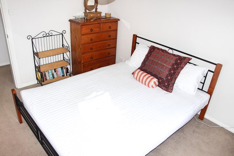 Front Row Beachfront - Your Accommodation 10