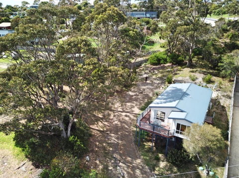 Front Row Beachfront - Your Accommodation 0