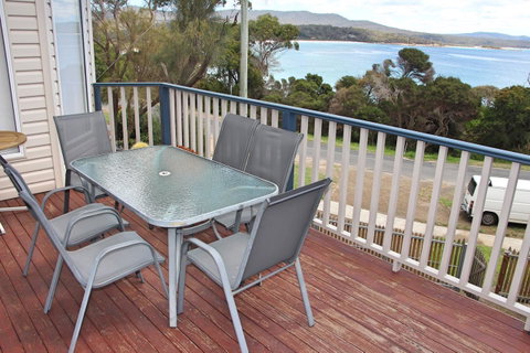Front Row Beachfront - Your Accommodation 2
