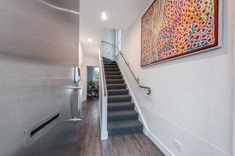 City Retreat Hobart - Your Accommodation 4