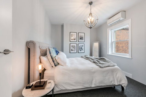 City Retreat Hobart - Your Accommodation 1