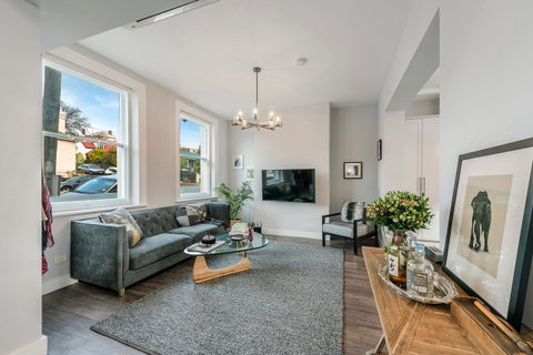 City Retreat Hobart - Your Accommodation 0