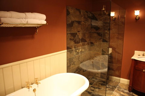 The Tasmanian Inn - Your Accommodation 12