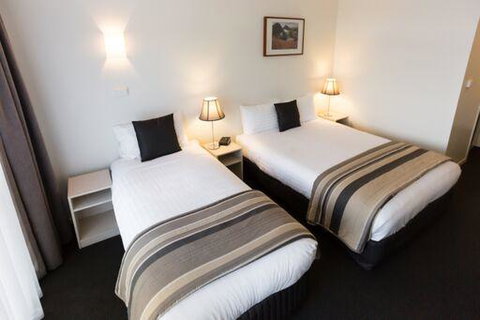 Shoreline Hotel - Your Accommodation 23
