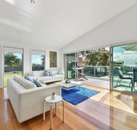 Seas The Day - Seaside Getaway - Your Accommodation