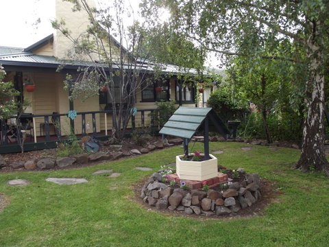 Blue Wren Riverside Cottage - Your Accommodation 4