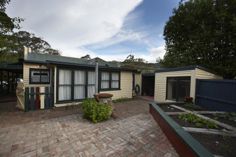 Blue Wren Riverside Cottage - Your Accommodation 14