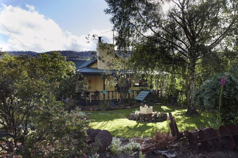 Blue Wren Riverside Cottage - Your Accommodation 10