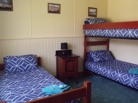 Blue Wren Riverside Cottage - Your Accommodation 1