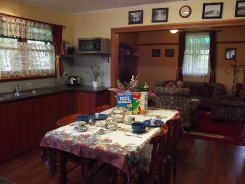 Blue Wren Riverside Cottage - Your Accommodation 19