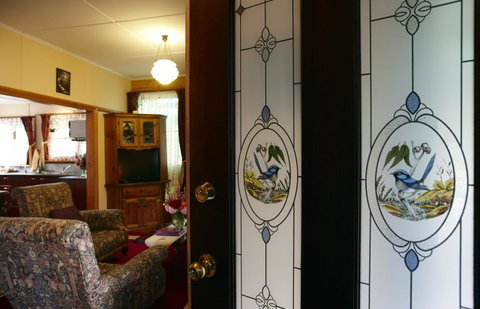 Blue Wren Riverside Cottage - Your Accommodation 15