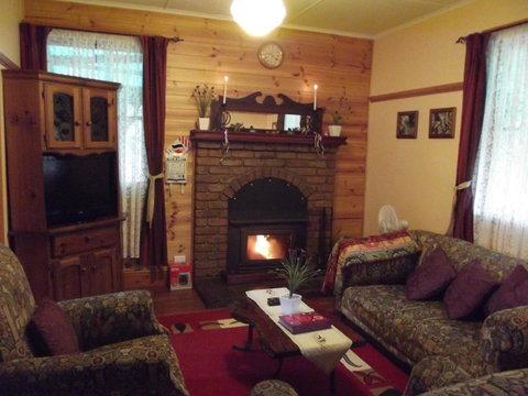 Blue Wren Riverside Cottage - Your Accommodation 18