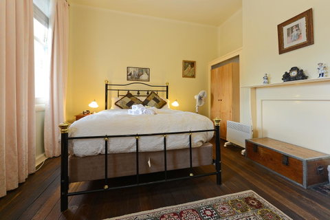 Edinburgh Gallery Bed & Breakfast - Your Accommodation 24