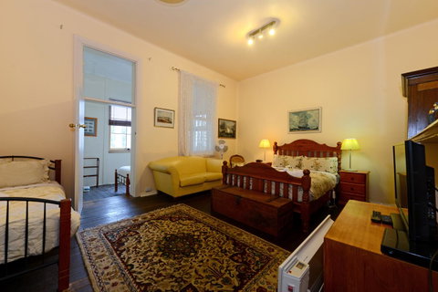 Edinburgh Gallery Bed & Breakfast - Your Accommodation 38