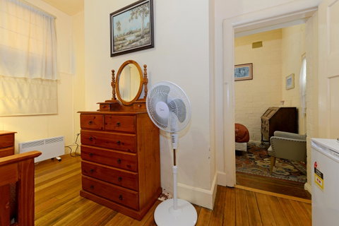 Edinburgh Gallery Bed & Breakfast - Your Accommodation 16