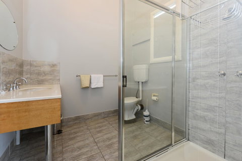 Edinburgh Gallery Bed & Breakfast - Your Accommodation 12