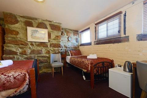 Edinburgh Gallery Bed & Breakfast - Your Accommodation 9