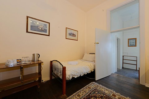 Edinburgh Gallery Bed & Breakfast - Your Accommodation 40