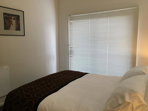 4 At 8 Townhouse Newcastle St - Your Accommodation 6